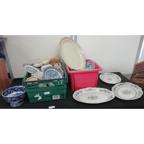 800 - 2 Boxes of Assorted Ceramics to include Wedgwood, Royal Worcester and Blue and White Ware.