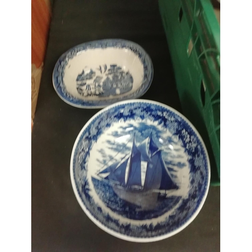 800 - 2 Boxes of Assorted Ceramics to include Wedgwood, Royal Worcester and Blue and White Ware.