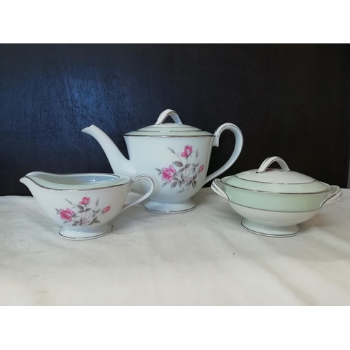 86 - c 1930-1950 R.C. Noritake Japan 21 Piece Tea Set in the 'Rosina' Pattern.