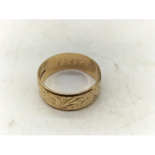 32 - 9ct Gold Band Ring Size O. 2.93 Grams.