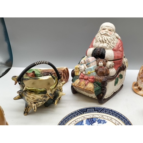 327 - Small Collection of Items to include Santa Lidded Pot, Shells, etc.