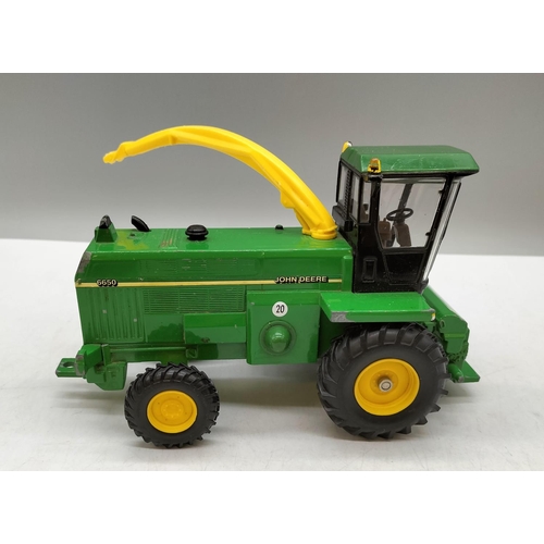 331 - Die-Cast John Deere Combine Harvester Model 6650.