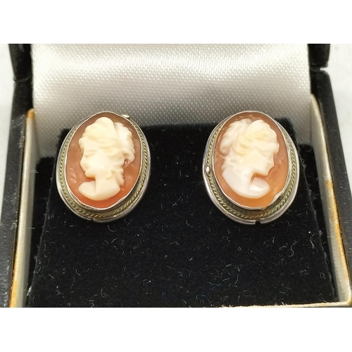 40A - 925 Silver Cameo Earrings in Box.