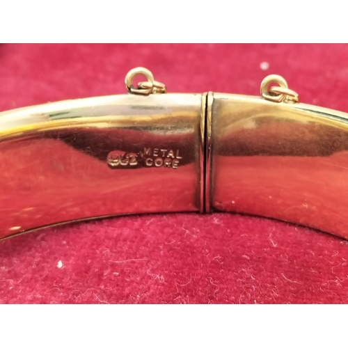 102 - 9ct Bangle with Metal Core.