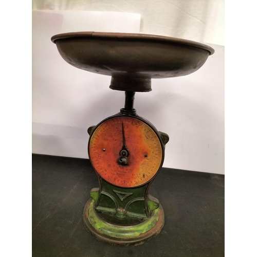 188 - No 50 Salter Family Scales. 33cm High, 24cm Diameter.