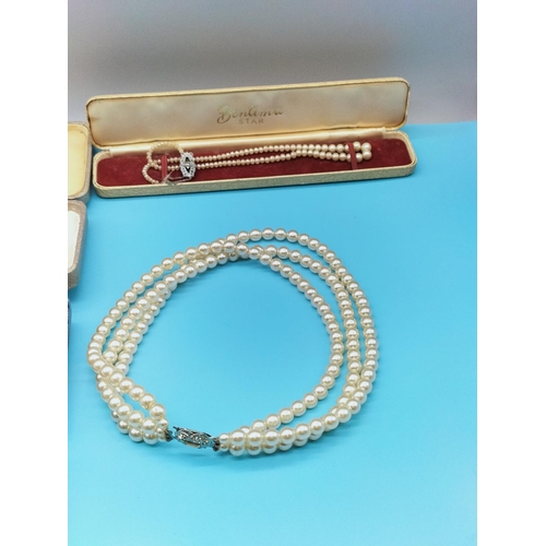 247 - 4 x Pearl Necklaces.