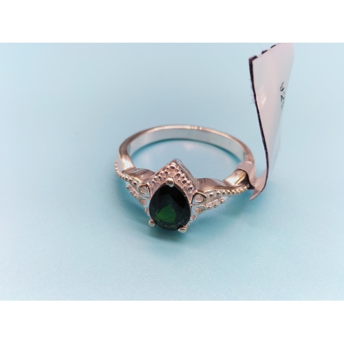 289 - 925 Silver & Chrome Diopside Ring with Certificate. Size R-S.