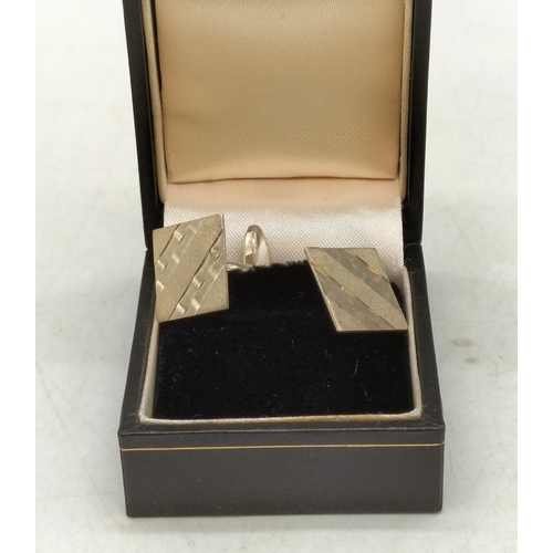 387 - Silver Hallmarked Cufflinks in Box. All Proceeds from this Lot to go to the Ukraine Fund.