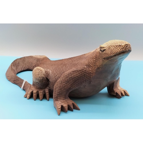 400 - Wooden Figure of an Iguana. 40cm Long, 15cm high.