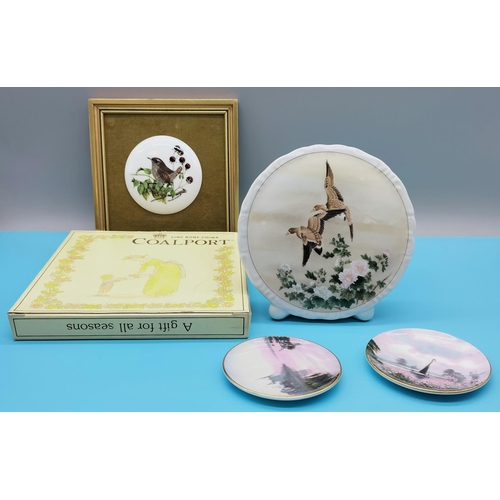 727 - Saji Japanese 13cm Posy Vase, Coalport Bird Plaques (2) plus Coalport Trinket Dishes (2).