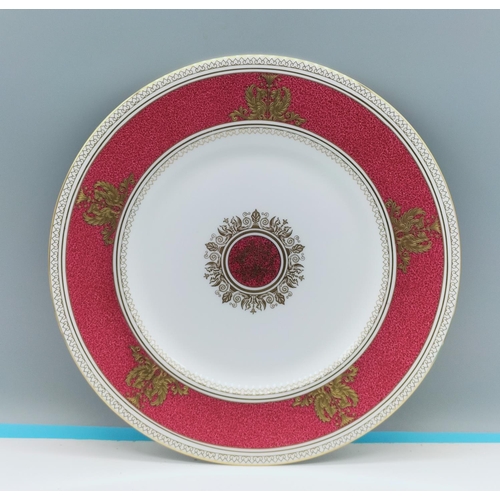 73 - Wedgwood Gold and Red Cabinet Plate in the 'Columbia' Design. 27cm Diameter.