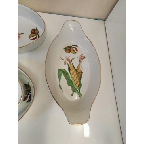 110 - Royal Worcester 'Eveshan' Pattern Serving Dishes (5). Largest being 37cm x 23cm. Some Rubbing to Gil... 