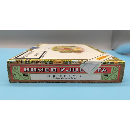 37 - Box of 10 Romeo Y Julieta, Romeo No2 Cigars, Tubos de Aluminios.