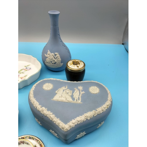 449 - Quantity of Wedgwood Items including Jasper Ware, 'Kutani Crane' Vase and  'Rosedale' Trinket Dish p... 