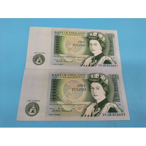 369 - 10 x Bank of England £1 Notes. Excellent Condition. Serial No DS12012691 - DS12012700.