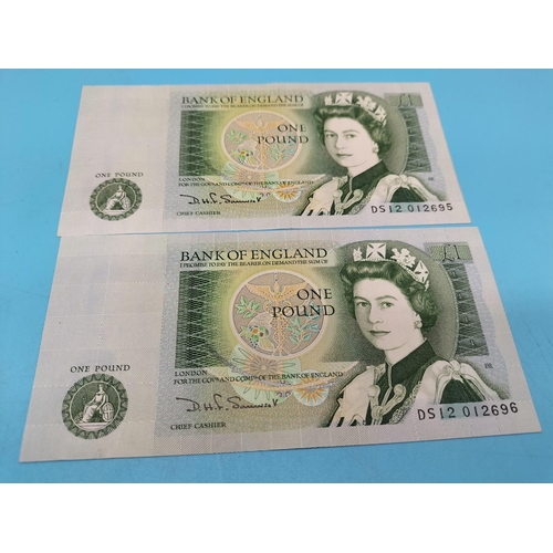 369 - 10 x Bank of England £1 Notes. Excellent Condition. Serial No DS12012691 - DS12012700.