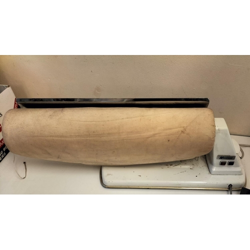 487 - Kenwood Blanket Roller W/O.