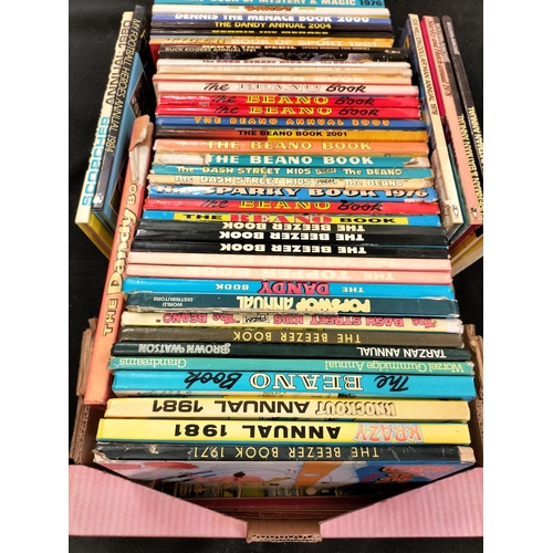 761 - Box of Mixed Annuals to include Beano, Dandy, Beezer, Dennis the Menace, etc.