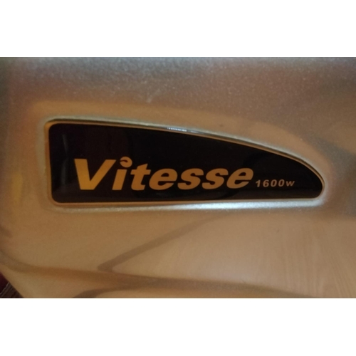 420 - Vitesse 1600w Professional Fabric and Upholstery Steam Cleaner W/O. This Lot is Collection Only.