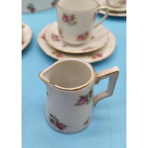 579 - Child's 21 Piece Tea Service. 2 Pieces A/F.