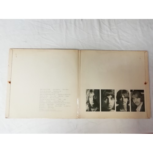 231 - The Beatles PCS7068 