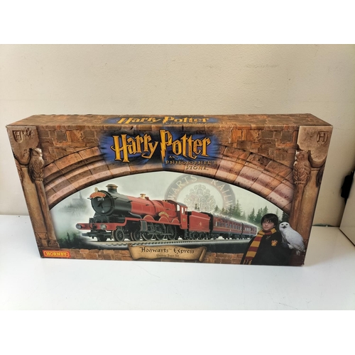 435 - Hornby 'Harry Potter Hogwarts Express' Train Set. Boxed. Complete. W/O.