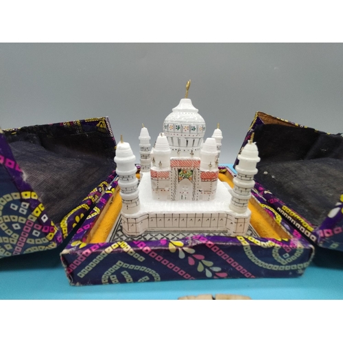 674 - Boxed Model of the Taj Mahal plus Mexican Plaque (27cm x 26cm)