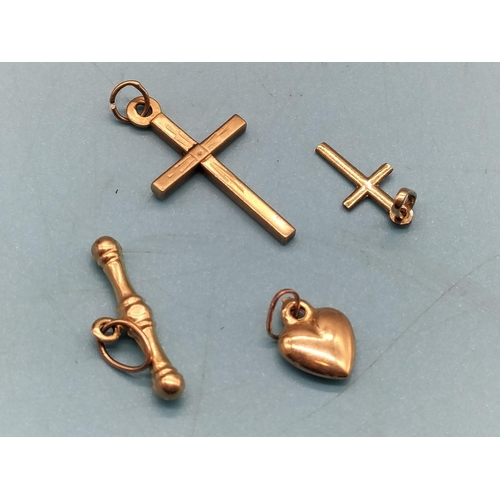 711 - Assorted 9ct Gold Charms (6).