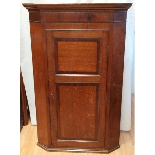 126 - Large George III Oak and Mahogany Cross Banded Corner Cabinet with Shaped Shelves. 135cm High, 87cm ... 