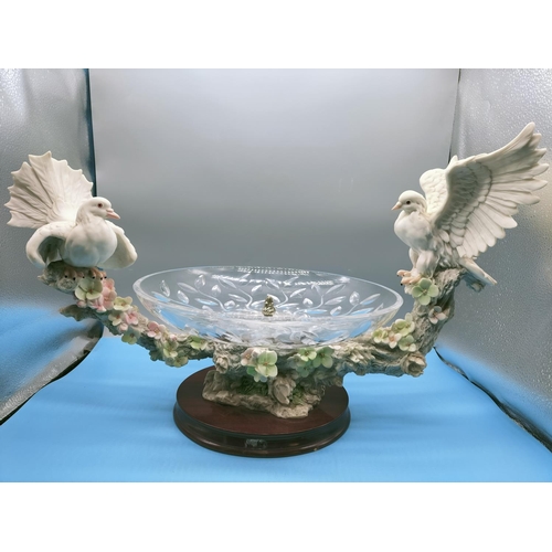 180 - Dove Design Glass Center Piece. 58cm x 35cm x 33cm Diameter.