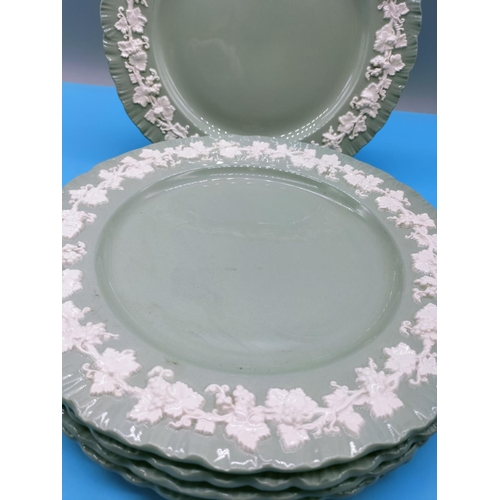 127 - Wedgwood Green Queensware 26cm Dinner Plates (6).