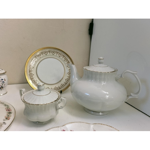 411 - Collection of Pottery to include Teapot, Cake Plate, Old Country Roses, Hammersley China, etc.