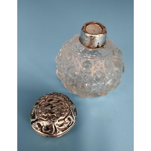 51 - 19th Century Silver Topped Cut Glass 9cm Perfume/Scent Bottle. Unmarked Silver. Denting to Silver.