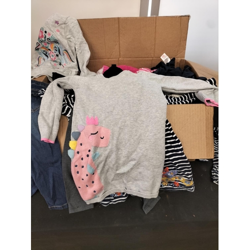 569 - Box of Girl's Clothing. Age 2 -3 Years.