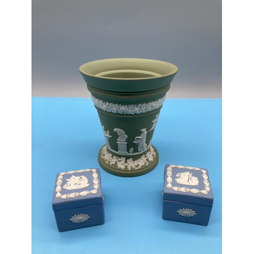 159 - Wedgwood Green Jasper 13cm Vase plus 2 x 4.5cm Square Trinket Boxes.