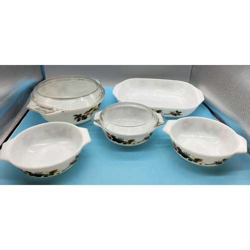 170 - 5 x Pyrex Dishes. Largest being 32cm x 23cm.