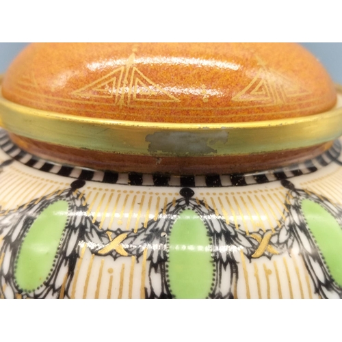 151 - Royal Worcester 17cm Twin Handled Lidded Urn. Dated 1919. Small Nip to Rim.