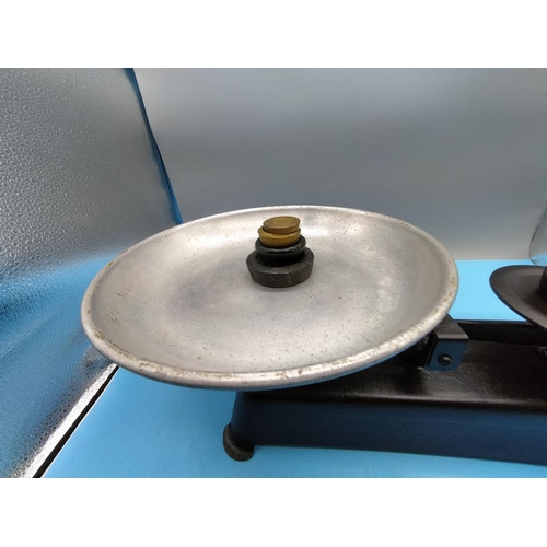 139 - Kitchen Scales and Weights. 34cm x 17cm.