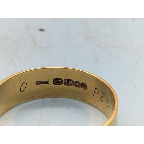 340 - 18ct Gold Band Ring. Size N. 2.7 Grams