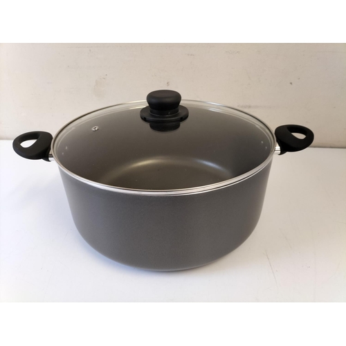 392 - New Unused Non Stick 13