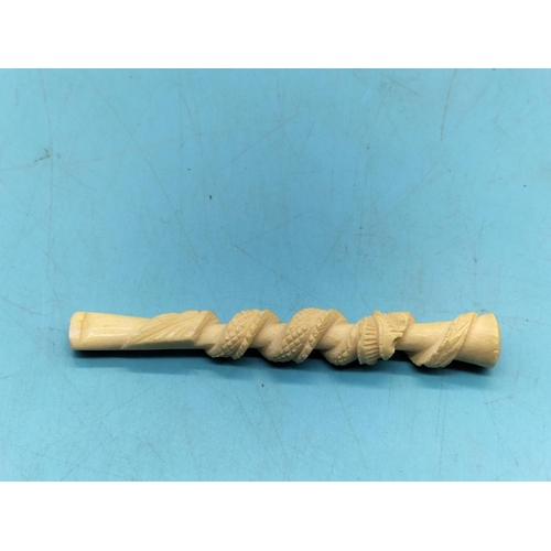252 - Bone Cheroot Holder. 10cm Long.