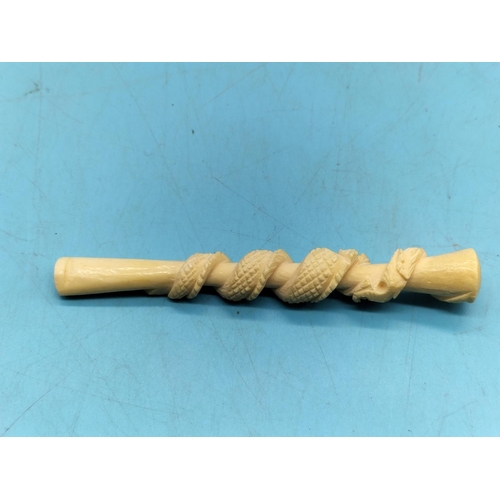 252 - Bone Cheroot Holder. 10cm Long.