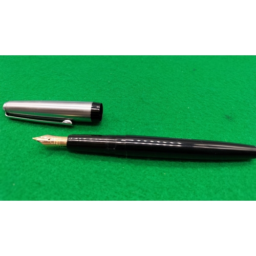 226 - Platingnum 14ct Nib Fountain Pen.
