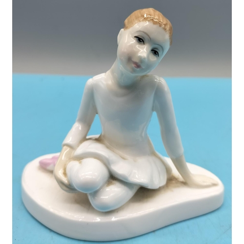 231 - Royal Doulton Figure 'Star Performer' 12cm x 10cm.