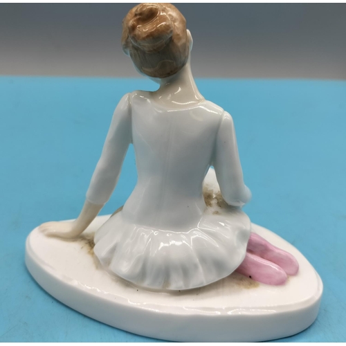231 - Royal Doulton Figure 'Star Performer' 12cm x 10cm.
