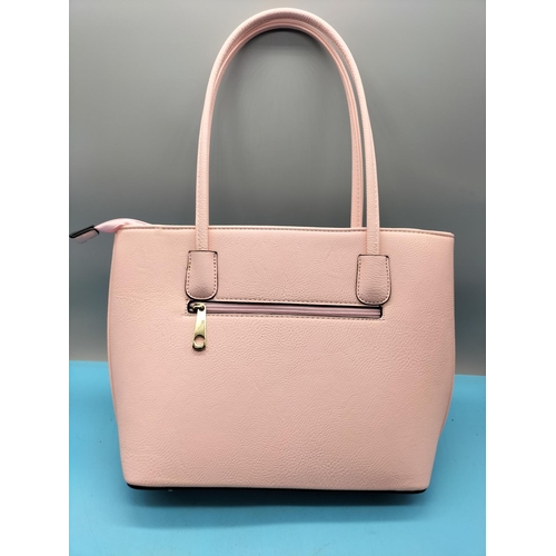 376 - Fashion Handbag.