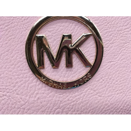 376 - Fashion Handbag.