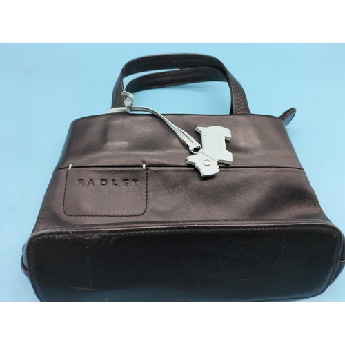 386 - Small Fashion Handbag. 20cm x 13cm.