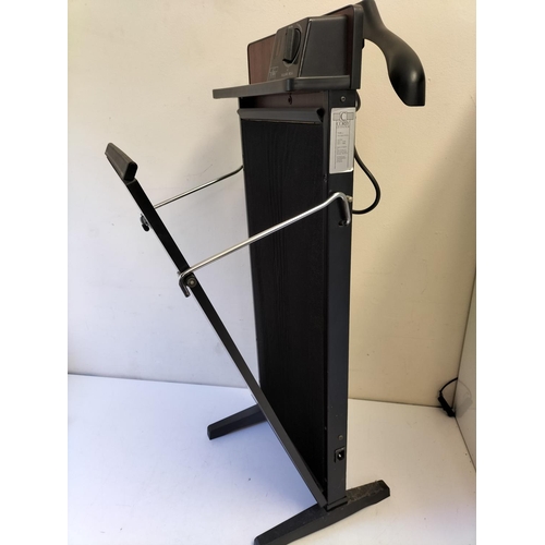 Corby Trouser Press. W/O. This Lot is Collection Only.