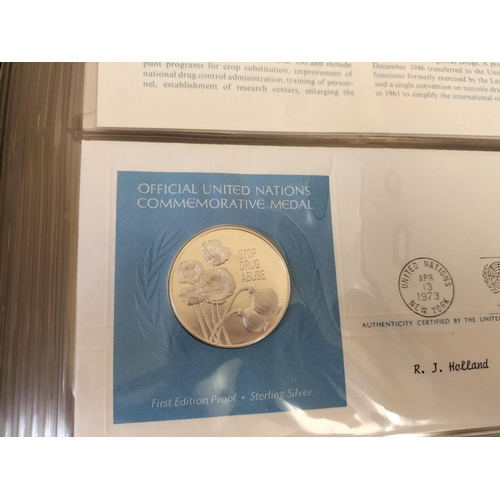716 - 1973 Official United Nations Medallic First Day covers containing 5 x First Edition Sterling Silver ... 
